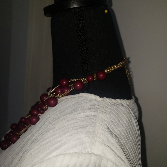 Eggplant/Fuchia beads necklace - Picture 4 of 6